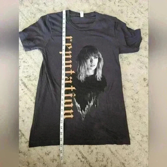 Taylor Swift Women's Gray Reputation Tour Fitted Short Sleeve Tee S - Picture 12 of 14